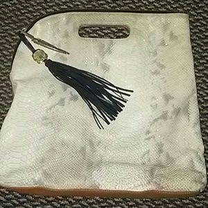 Vinve Camuto handbag
